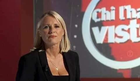 ‘Chi l’ha visto?’, scoppia la rissa e la Sciarelli “Sei un cretino”