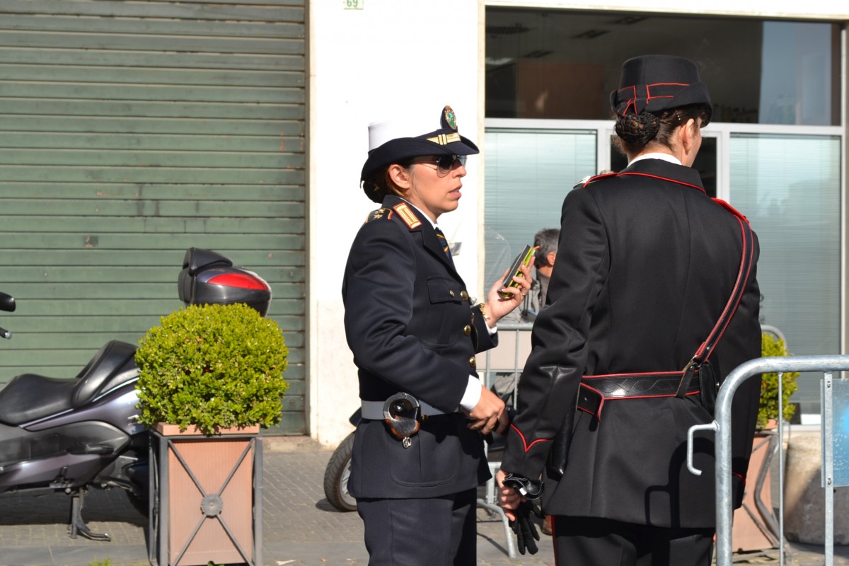 Bari, a Madonnella vicino entra in casa di un anziano e lo prende a martellate per rubare tv