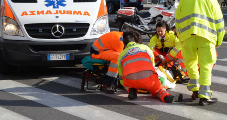 Puglia gravissimo incidente sulla statale 16 Adriatica, strada bloccata, due morti e una ferita