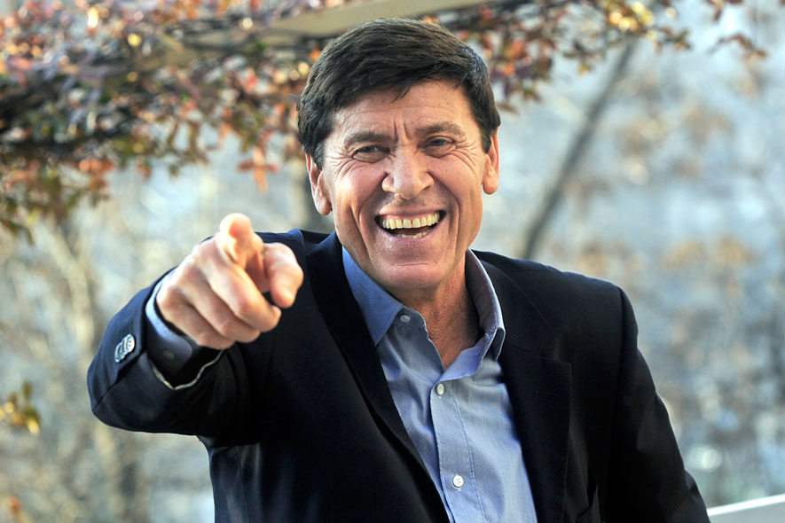 Brutto incidente per Gianni Morandi, “mi sono rotto tre costole”