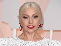 Lady Gaga rivelazione choc: “A 19 anni ho subito una violenza sessuale e da allora ho sviluppato una malattia mentale”