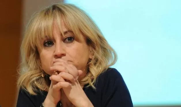 Dopo le polemiche sull’esercito, silenzio in studio. Pasquale Trabucco, Giorgio Battisti e Ceccardi chiedono scuse. L’Osservatorio vittime del dovere valuta una class action.
