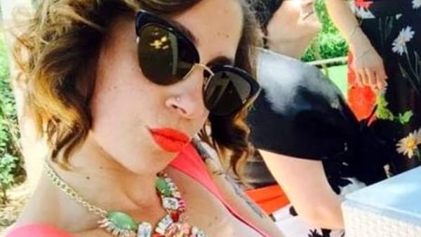 Bari, alla Fiera del Levante da Matteo Renzi, l’ attrice gioiese Malena della scuderia di Rocco Siffredi trattata da star