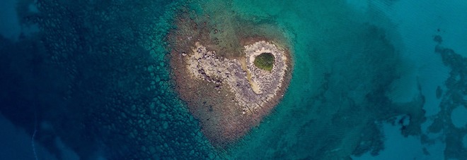Puglia, scoperta eccezionale nel Salento esiste un’isola a forma di cuore!
