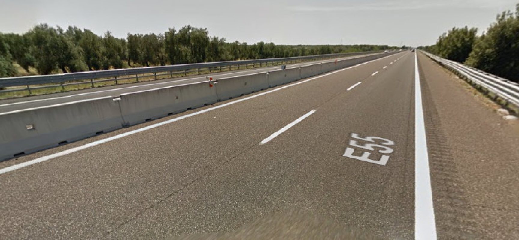 Autostrada A14 chiusa tra Molfetta e Trani per un terribile incidente, mezzo pesante si è ribaltato