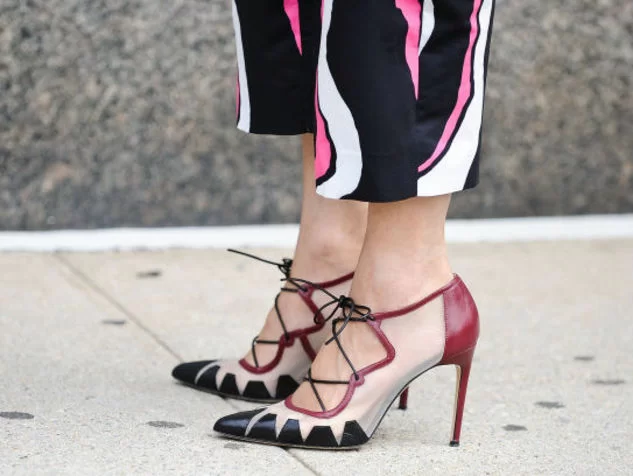 Puglia, “Che belle scarpe… valore 650 euro” signora resta scalza rapinata in pieno centro