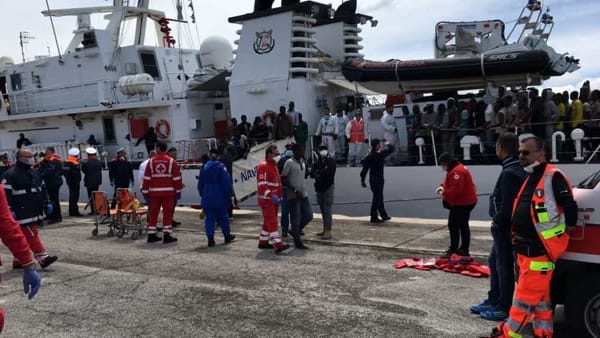 Bari, sbarco da record in arrivo 644 migranti arriveranno con una nave britannica