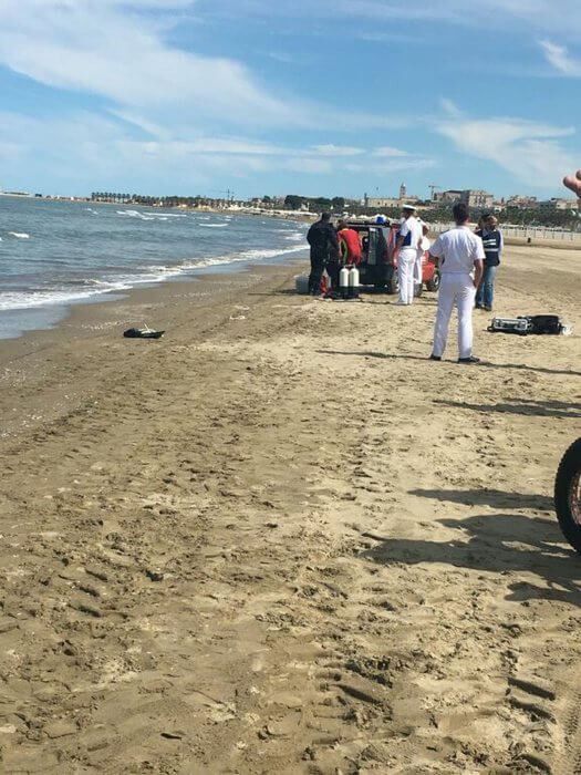 Giallo a Barletta, avvistato in mare il cadavere di una persona in avanzato stato di decomposizione
