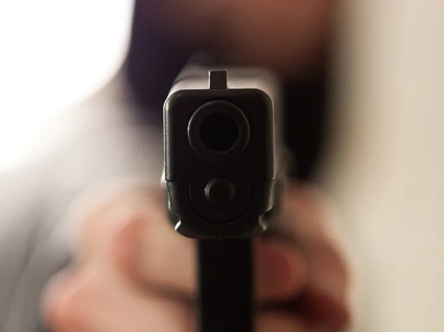 Puglia, morta la 15enne colpita con arma da fuoco al volto da ex compagno della madre