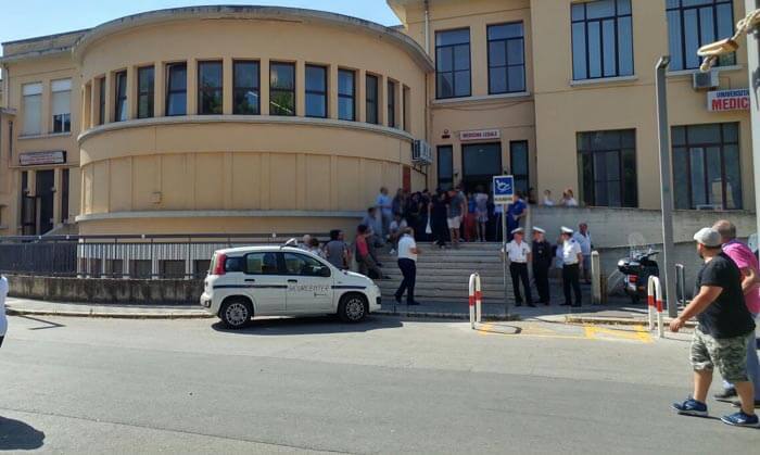 Bari, da gennaio si paga il parcheggio anche al Policlinico, strisce blu e tariffa di due euro l’ora