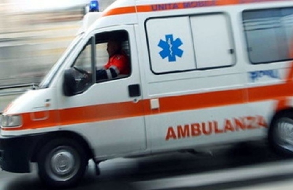 Nel barese, auto contromano si schianta contro una Mitsubishi Pajero, il bilancio è pesante, tre feriti