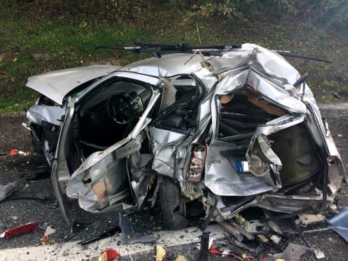 Terribile incidente stradale “al curvone della morte” su Sp 231, auto sbanda, muore un uomo, il suo corpo estratto dalle lamiere