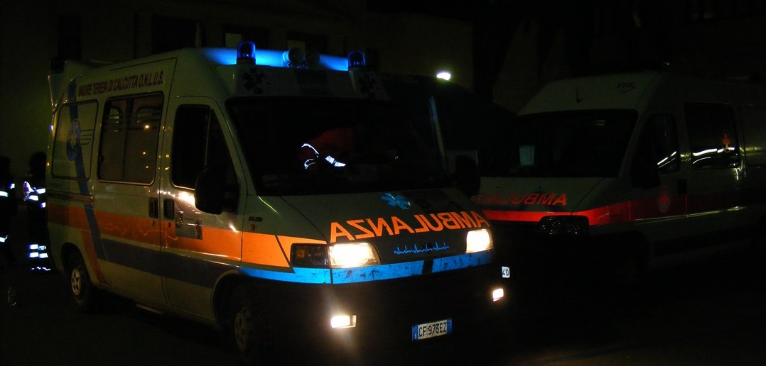 Puglia tragedia assurda, noto medico cade in mare dopo cena con gli amici e muore annegato  