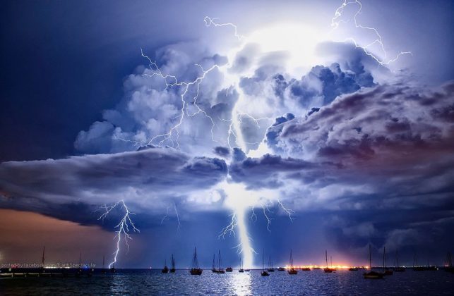 Puglia, allerta meteo dal pomeriggio di oggi, venti forti a burrasca, mareggiate e improvvisi temporali