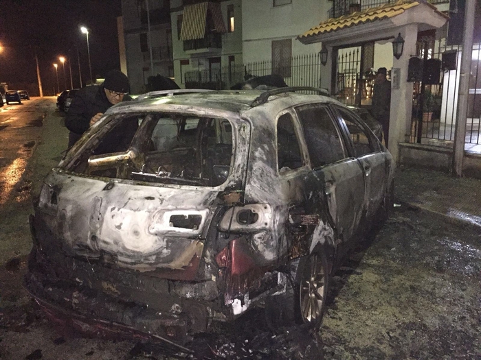 Puglia, atto intimidatorio incendiata auto di un Sindaco dinanzi alla sua abitazione