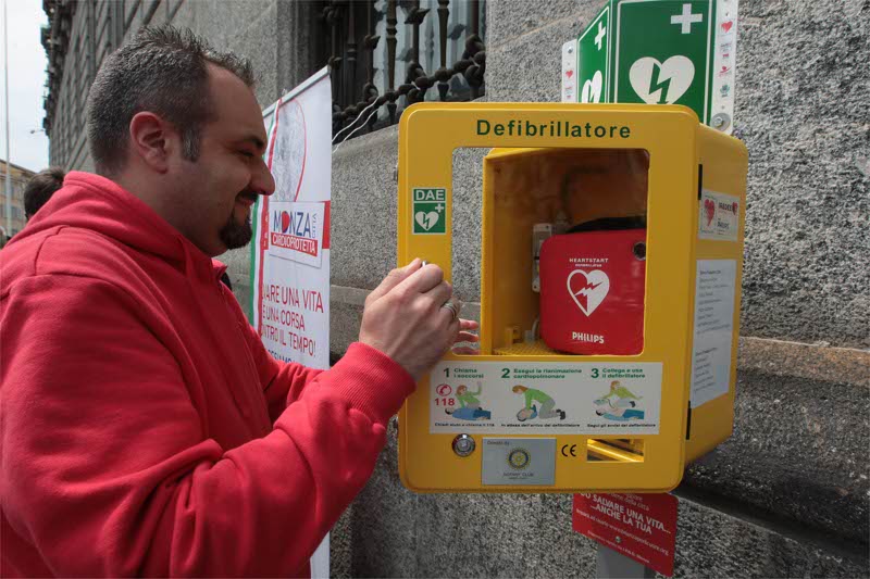 Bari, installati 60 defibrillatori, in asili, scuole elementari e medie, “In alcuni casi può significare salvare la vita a qualcuno”