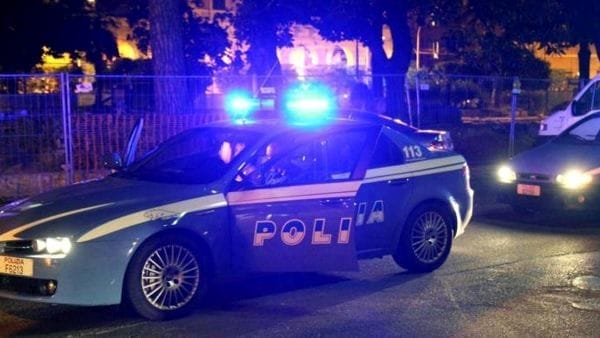 Bimbo di 10 anni litiga con i genitori, scappa di casa  e vaga di notte da solo per la città