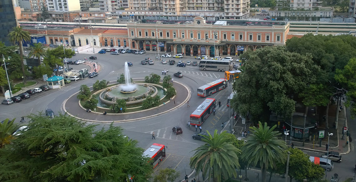 Bari violenza ad un capotreno, nigeriano non ha il biglietto e sferra calci e pugni