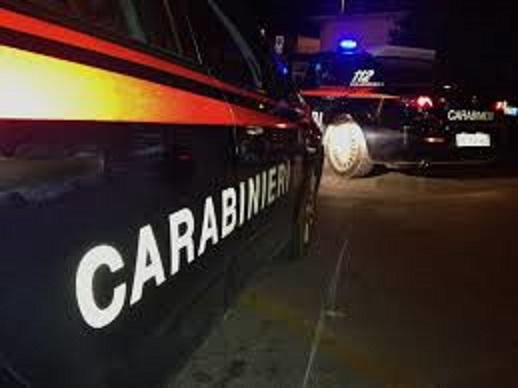 Puglia sanguinosa rapina in farmacia, irruzione di due banditi armati di coltello, feriti farmacista e carabiniere feriti