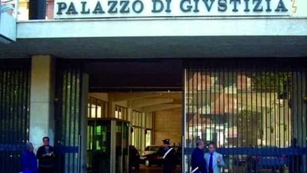 Tragedia in tribunale, un ex carabiniere di 52 anni è morto mentre testimoniava ad un processo