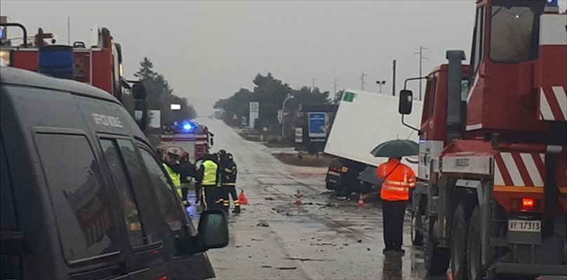 Provinciale 231, tremendo impatto tra tir e auto, muore un giovane 23enne