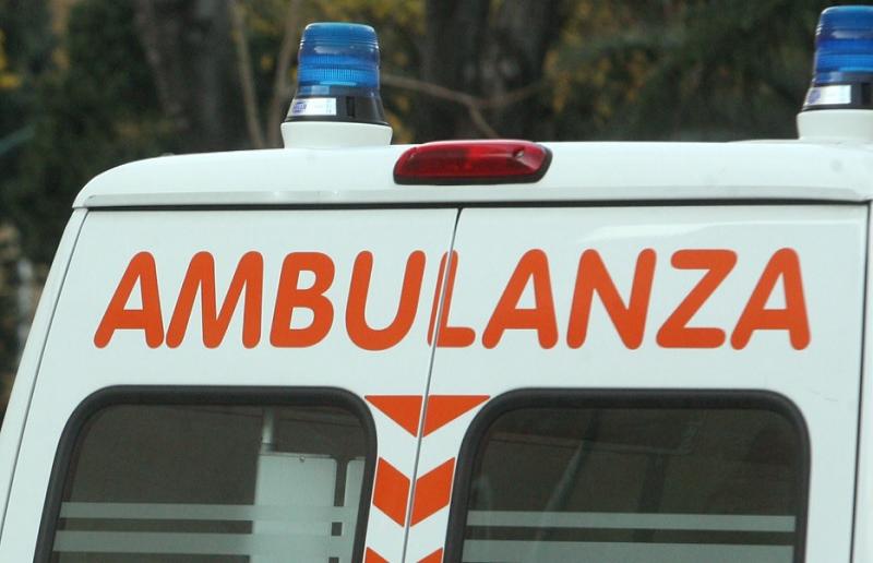 Puglia, tragedia il giorno di Pasqua, 37enne sale sul terrazzo, perde l’equilibrio e precipita nel vuoto, morto sul colpo