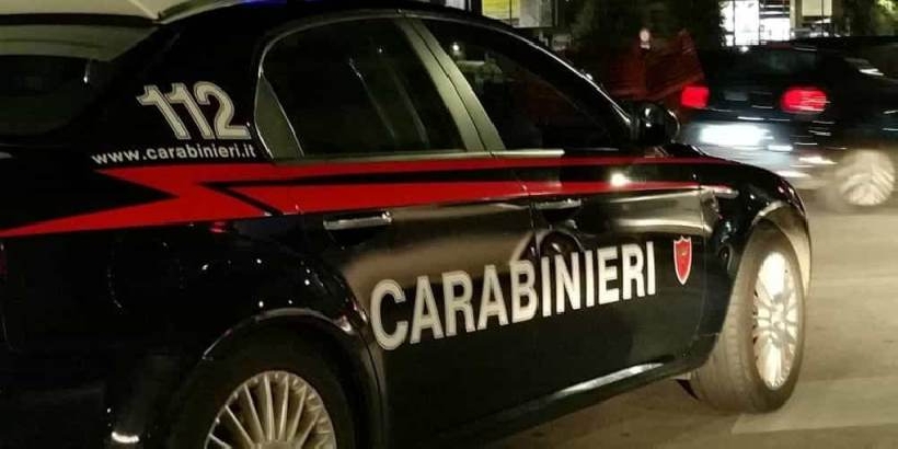 Bari, auto ferma travolta da un’altra auto , impatto violentissimo, un ferito