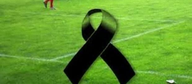 Tragedia nel mondo del calcio, “mio figlio è morto”, il calciatore fa l’atroce annuncio