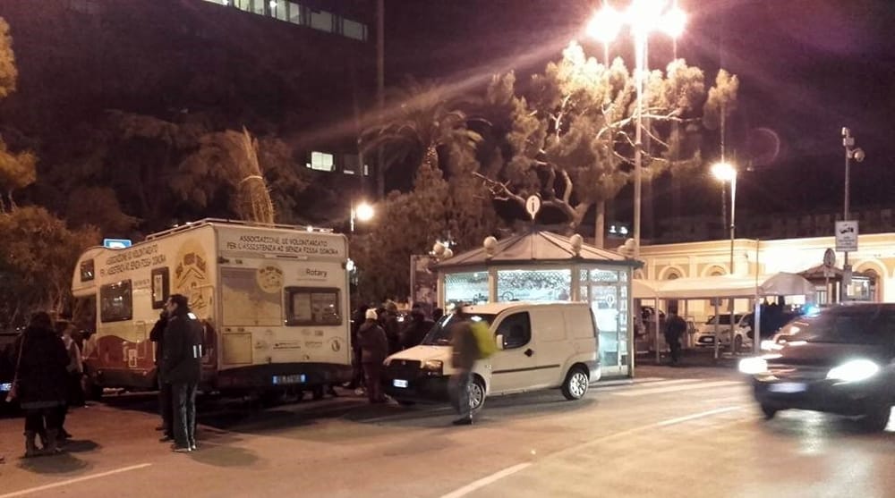 Bari, Piazza Aldo Moro, uomo travolto da un’auto era uscito di casa per far la spesa, è gravissimo