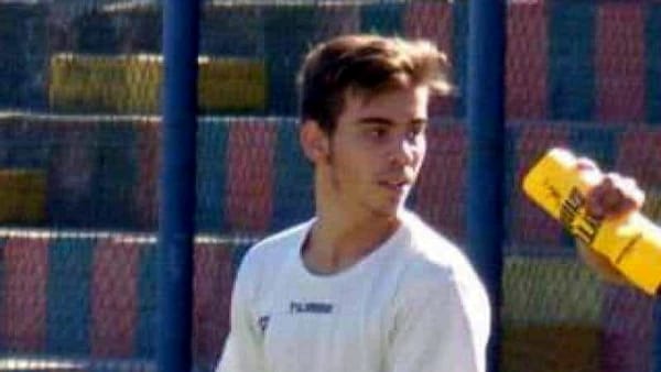 Morto a soli 21 anni Giacomo, ex promessa del calcio. Ha perso la partita più difficile contro una terribile malattia