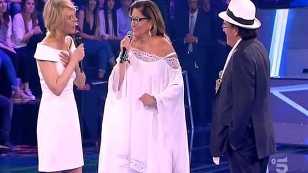 Amici, duro scontro tra Maria De Filippi e Romina Power, la conduttrice risponde alle accuse, “Io non ho padroni”