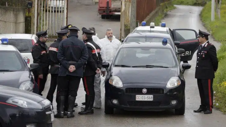 Bari, in una villetta ritrovato il corpo di una turista americana strangolata, era arrivata con suo marito