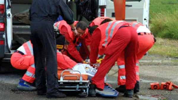 Bari, tremendo incidente sulla Tangenziale, auto sbanda e termina contro guardrail, muore un uomo