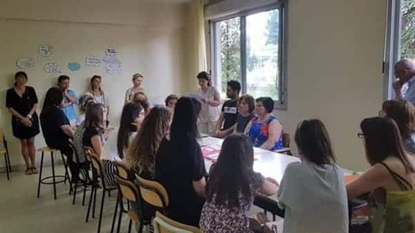 Martina, 19 anni, muore poco prima della maturità: le compagne sostengono per lei l’esame con la sua tesi