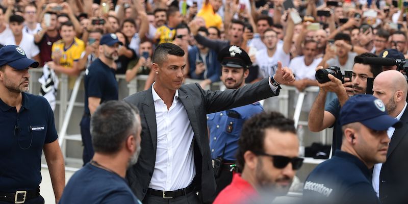 Juventus, diretta streaming live presentazione Cristiano Ronaldo, tifosi bianconeri impazziti di gioia