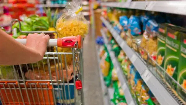 Bari. ordinanza del sindaco Decaro, chiusi tutti i supermercati a Pasqua e Pasquetta