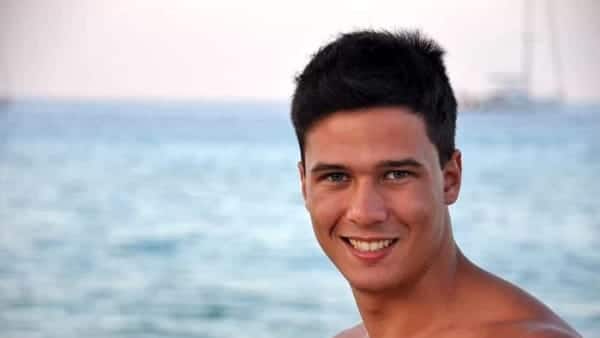 Morto Luca Giacoletti a soli 20 anni dopo un tuffo in mare era un campione di nuoto, tradito dalla forte corrente