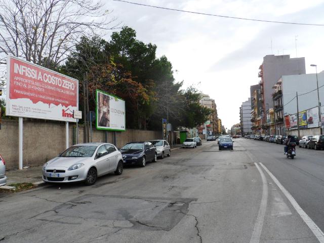 Bari, incidente stradale, tre persone trasportate in ospedale