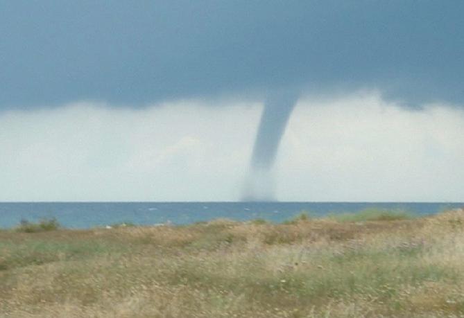 Tromba d’aria distruggere completamente notissimo lido ad Ostuni