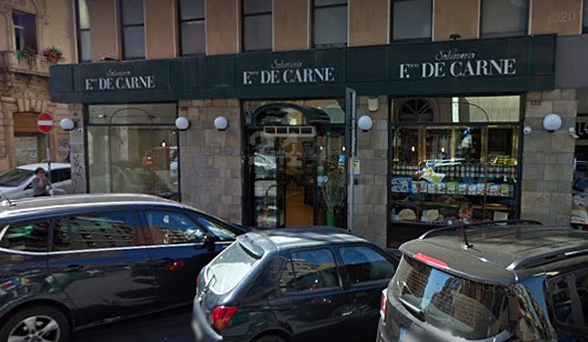 Profonda crisi del commercio a Bari dopo il bar Saicaf chiude per sempre la storica salumeria De Carne