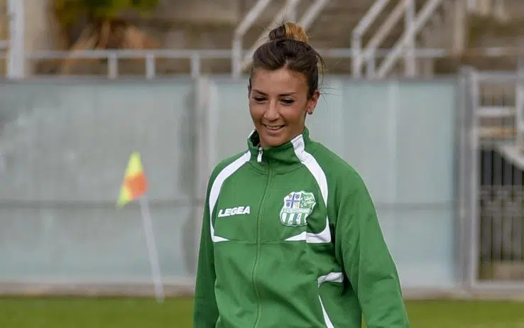 Giovane calciatrice si candida nella Lega ma viene esclusa dalla squadra di calcio femminile, Salvini poi i razzisti siamo noi!