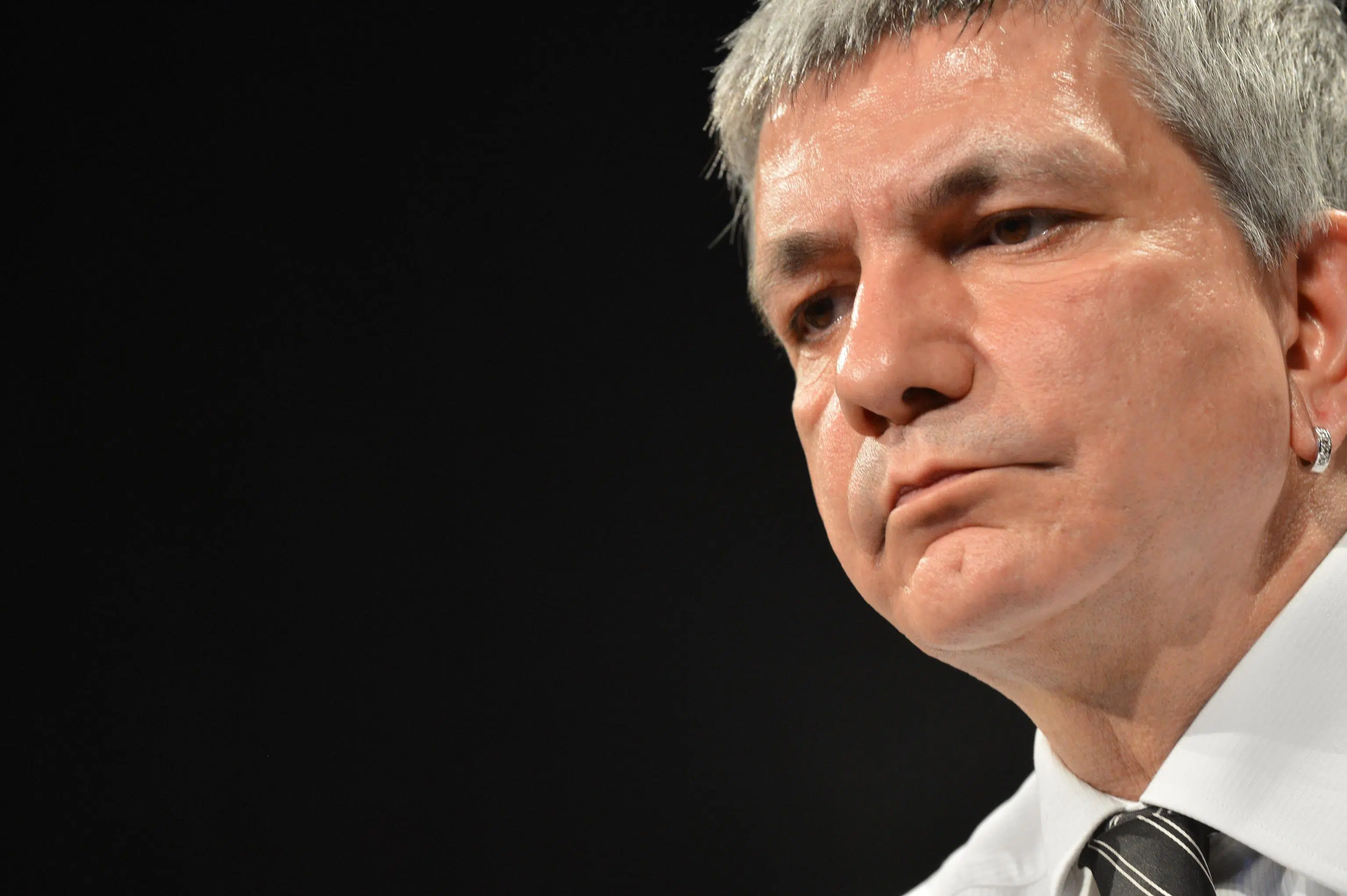 Nichi Vendola, presidente nazionale di Sinistra Italiana, ha rilasciato una lunga intervista affrontando vari temi politici, dall’alleanza di centrosinistra alla gestione dell’immigrazione, passando per la riforma della giustizia e le sfide globali.