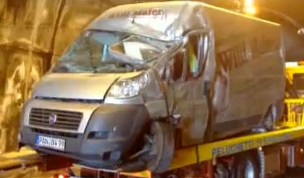 Puglia tragedia sulle strade, furgone si ribalta, un morto e un ferito gravissimo