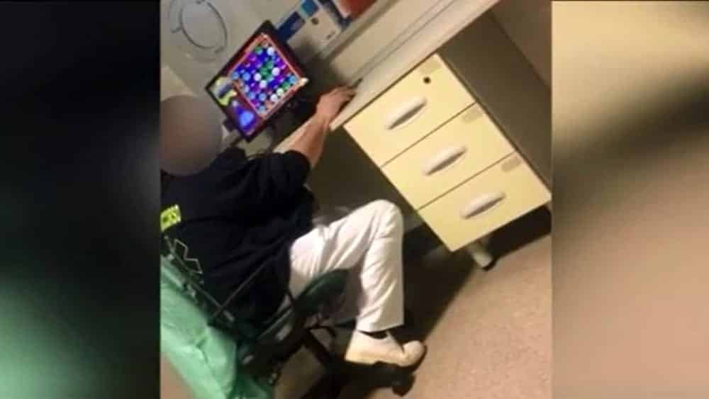 Brescia, operatore del pronto soccorso rifiuta telefonata perché “impegnato” a giocare con un videogame