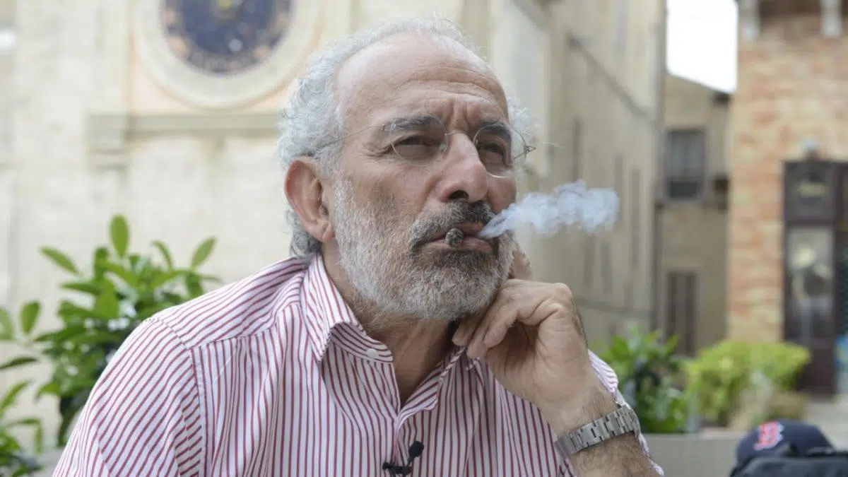 Gad Lerner racconta le ragioni del suo addio a Il Fatto Quotidiano, criticando l’approccio ritenuto troppo indulgente verso Trump, Putin e la destra europea