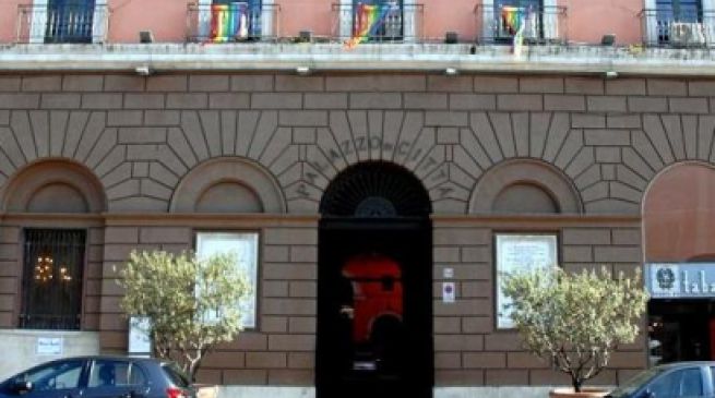 Bari,  partite dal comune cartelle pazze per tassa sui rifiuti già pagate, è caos all’ufficio tributi  