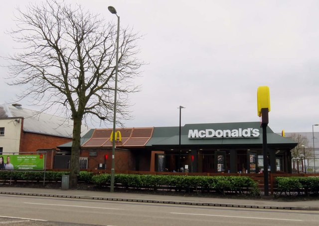 Da ventitre anni mangiano al McDonald’s tutti i giorni facendo sempre la stessa strada  “Siamo magri e in perfetta forma”