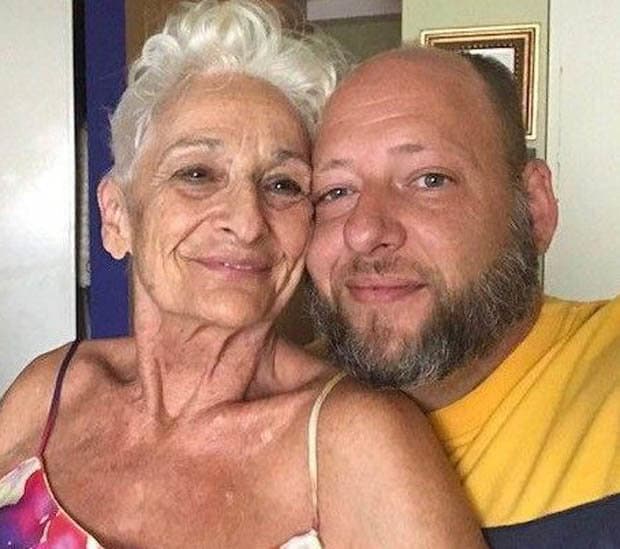 Donna di 82 anni si fidanza con un uomo di 39 anni, lei racconta di averlo conquistato per  il suo fisico