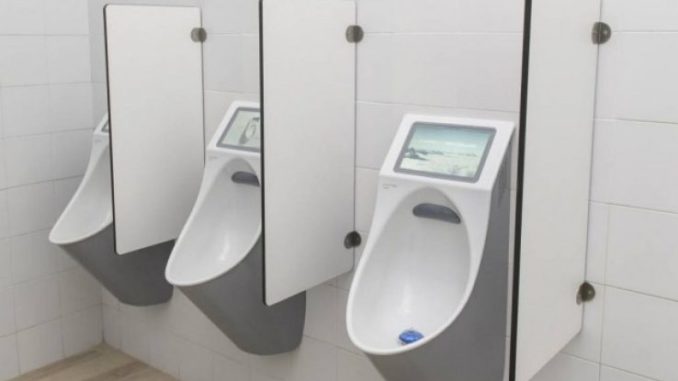 Real Madrid, per non perdere nemmeno un minuto della partita installati tablet nei bagni del Santiago Bernabeu