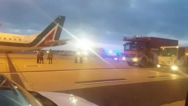 Muore durante un volo partito da Roma, 47enne assistito da quattro medici che non sono riusciti a salvarlo